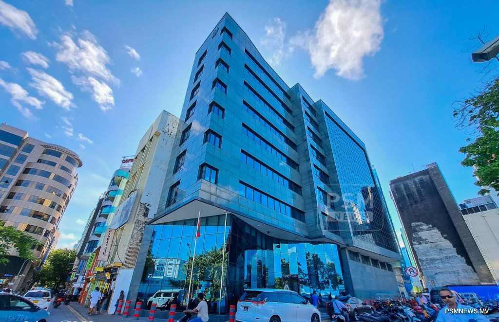 އެމްއެމްއޭއިން ކަނޑައަޅާ ރޭޓަށްވުރެ ބޮޑުކޮށް ޑޮލަރު ވިއްކާނަމަ ޖޫރިމަނާ ކުރާގޮތަށް ޤާނޫނަށް ބަދަލު ގެންނަން ކޮމިޓީން ފާސްކޮށްފި.