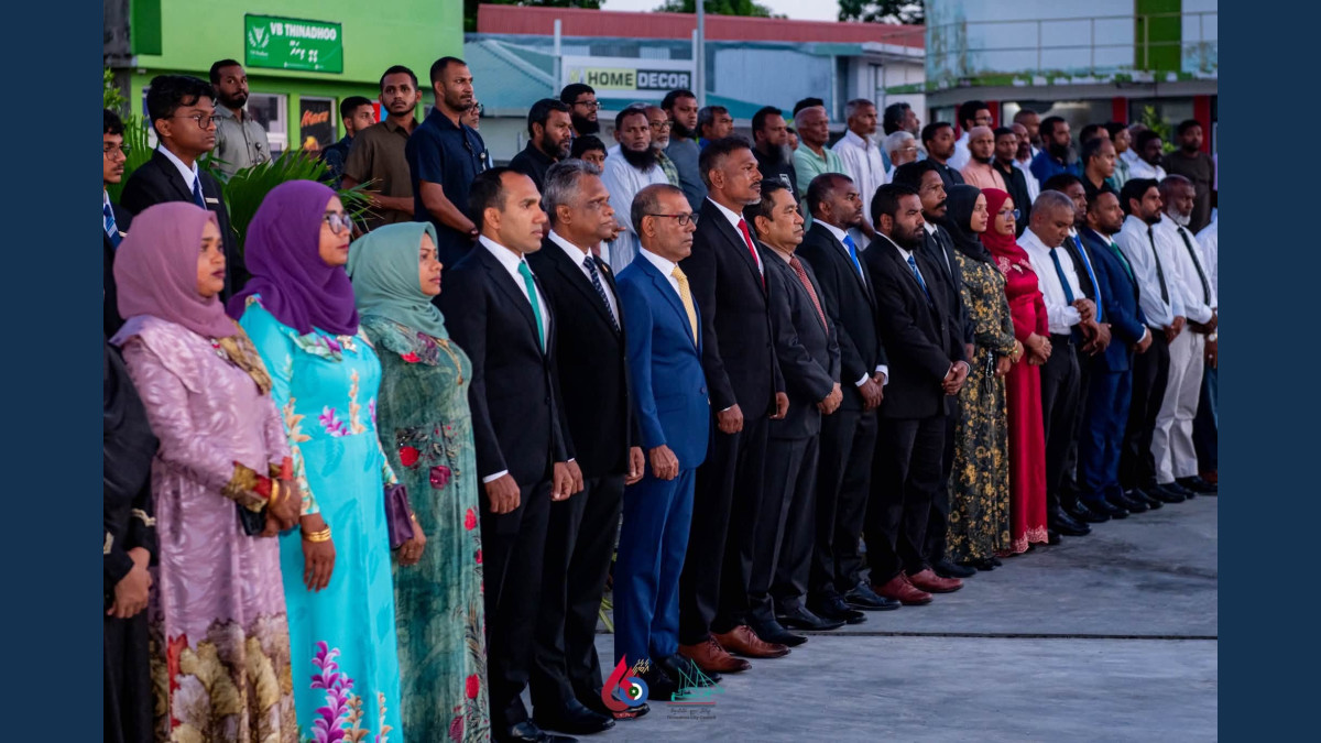 ތިނަދޫ އަލުން އާބާދުވިތާ 60 އަހަރު ފުރުމުގެ މުނާސަބަތަށް ކުރީގެ ދެ ރައީސުން އެ ރަށުގައި