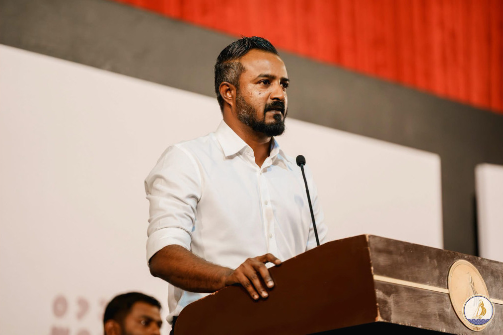ގެދޮރުވެރިކަން ނެތުމަކީ ކުޅުދުއްފުށީ ޒުވާނުންނަށް ދިމާވެފައިވާ އެންމެ ބޮޑު މައްސަލަ: މޭޔަރު އާތިފް