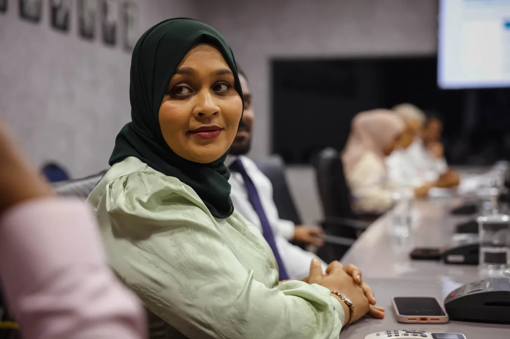 ސިޓީކައުންސިލް އަށް އިނގިރޭސި ލިޔުންތައް ލިޔުމަށް ހަވާލު ކުރި މައްސަލަ އޭސީސީން އަށް ހުށަހެޅުމަށް ފާސްކޮށްފި.