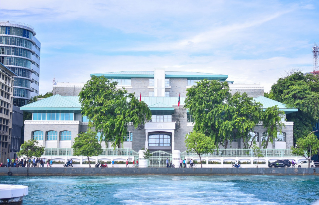 ސަރުކާރުގެ ނުކުޅެދުންތެރިކަން ފޮރުވުމަށް މުސާރަވެރިން ބޭނުންކުރަނީއެވެ.
