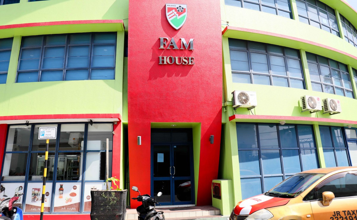 ފުޓްބޯޅަ އާއި ފުޓްސަލް ބޭސިކް ރެފްރީކޯސް ބައިވެރިވުމަށް އެފްއޭ މޯލްޑިވްސް އިން ހުޅުވާލައިފި