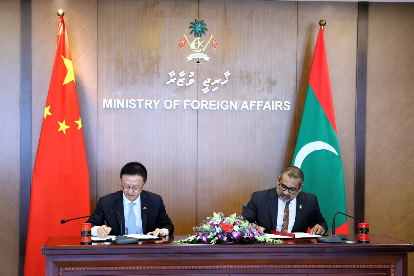 ދިވެހިރާއްޖޭގެ ޚާރިޖީ ސިޔާސަތު: ހާމަކަމާއި މިނިވަންކަމުގެ މަގުން ދުނިޔޭގައި ގަދަ އަޑެއް!