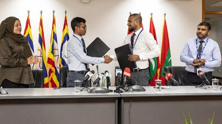 ފެނަކަ އެމްޑީ އަފީފު މަޤާމުން ވަކިކުރެއްވީ ސްޓެލްކޯއާ އެއްކޮށްލުމުގެ ޕްލޭނާ ގުޅިގެން!