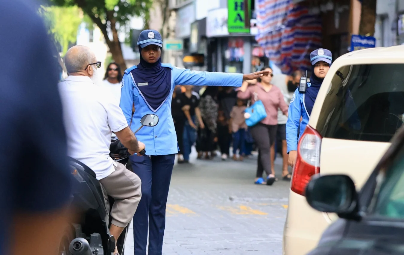 ވަގަށް ނަގާފައިވާ ސައިކަލެއްގެ ނަންބޯޑް ބަދަލުކޮށް ދުއްވި  މައްސަލާގައި ދެ ބިދޭސީއަކު ހައްޔަރުކޮށްފި