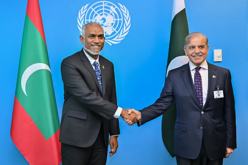 10 އަހަރަށްފަހު ތާރީޚީ ދަތުރުފުޅެއް: ރައީސް މުޢިއްޒު ޕާކިސްތާނަށް! ދިވެހިންނަށް މިއިން ލިބޭނީ ކޮން ފައިދާތަކެއް؟